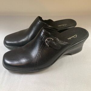 Clarks black leather clog